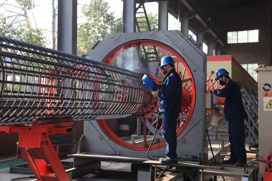 號(hào)響戰(zhàn)鼓急 潮涌風(fēng)帆起——龍鋼集團(tuán)“追趕超越 非鋼在行動(dòng)”之強(qiáng)管理深改革篇 號(hào)響戰(zhàn)鼓急 潮涌風(fēng)帆起——龍鋼集團(tuán)“追趕超越 非鋼在行動(dòng)”之強(qiáng)管理深改革篇